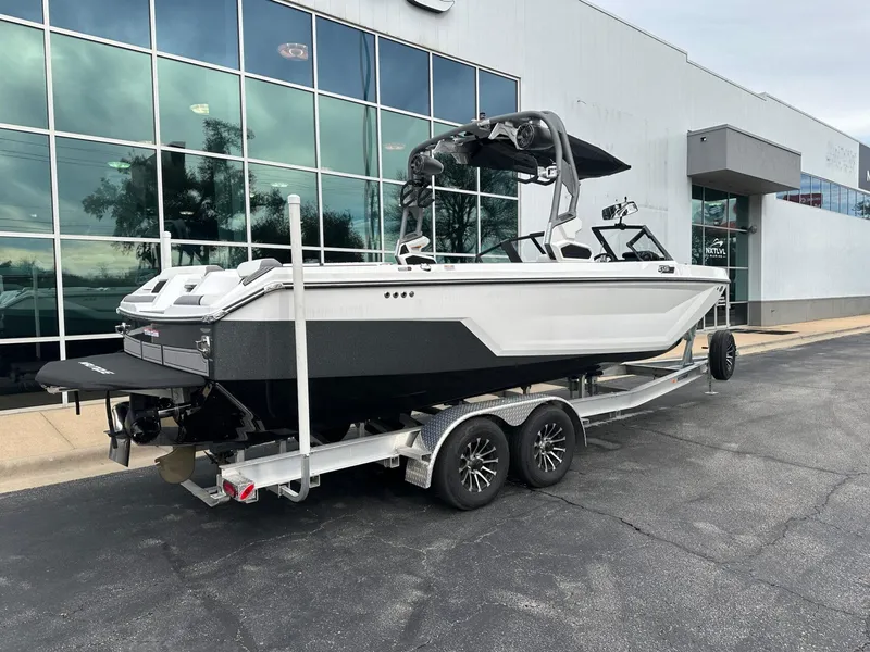 Slide: The Image of Nautique GS24 2024 - 2