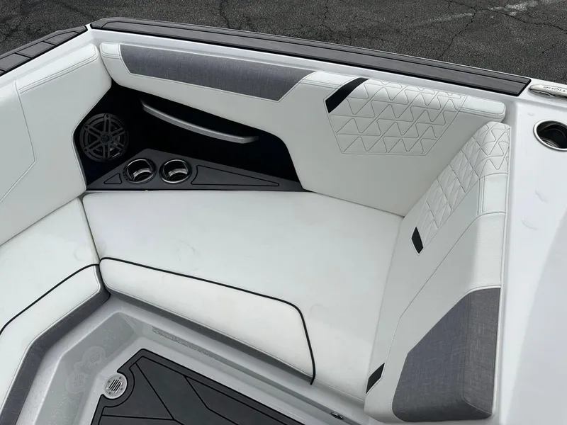 Slide: The Image of Nautique GS24 2024 - 6