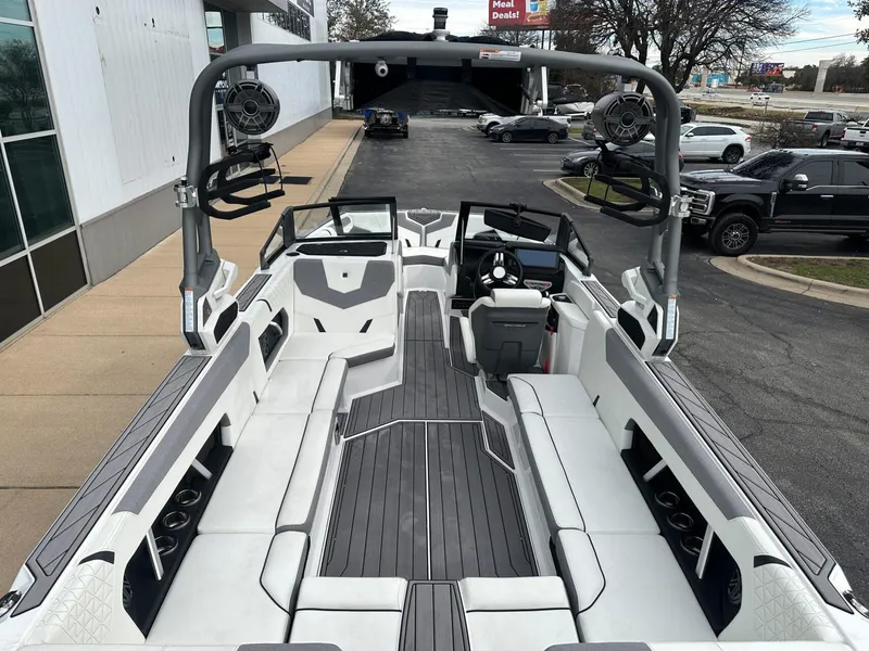 Slide: The Image of Nautique GS24 2024 - 7