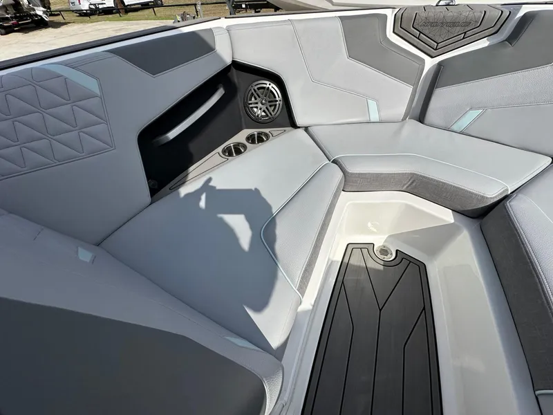 Slide: The Image of Nautique Super Air Nautique GS20 2025 - 16