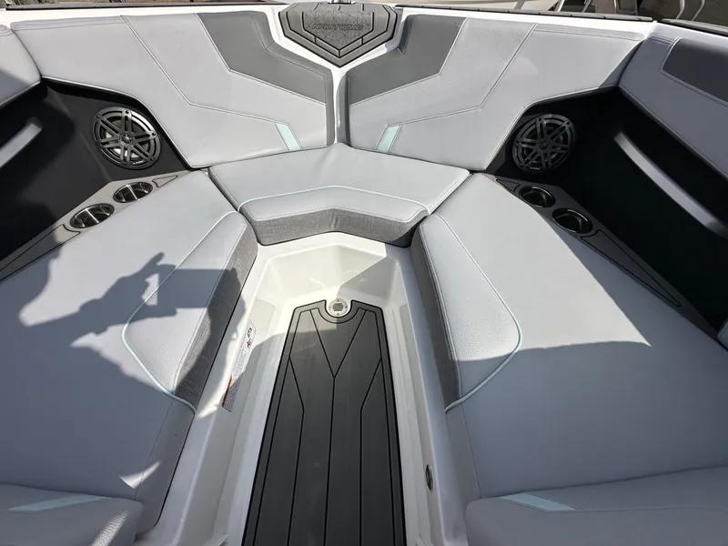 Slide: The Image of Nautique Super Air Nautique GS20 2025 - 17