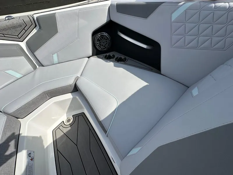 Slide: The Image of Nautique Super Air Nautique GS20 2025 - 18