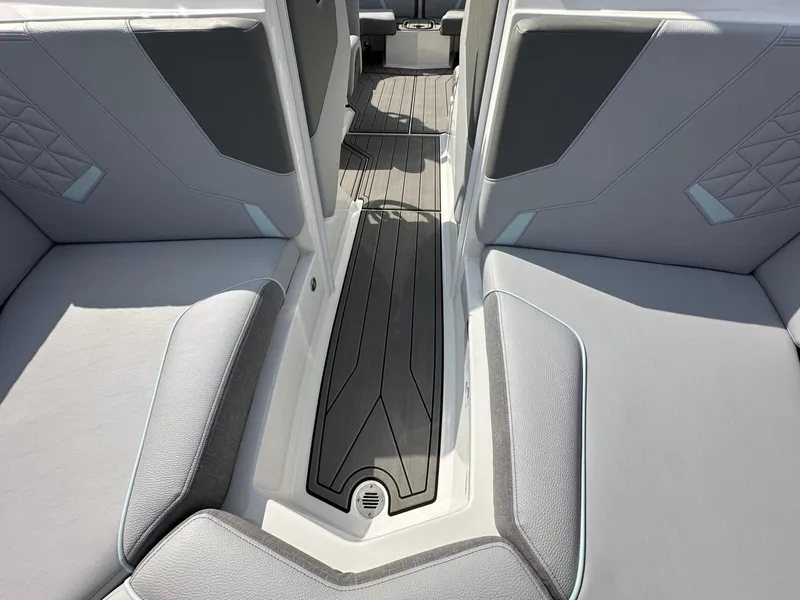 Slide: The Image of Nautique Super Air Nautique GS20 2025 - 20