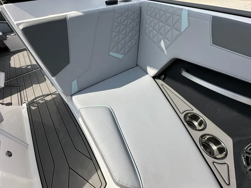 Slide: The Image of Nautique Super Air Nautique GS20 2025 - 21