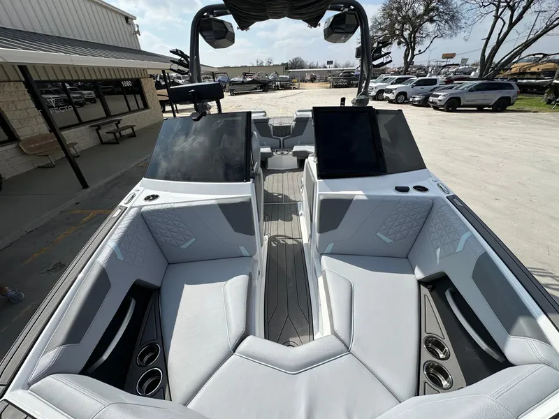 Slide: The Image of Nautique Super Air Nautique GS20 2025 - 22