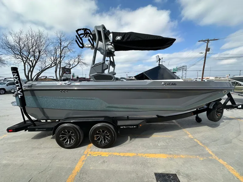 Slide: The Image of Nautique Super Air Nautique GS20 2025 - 5