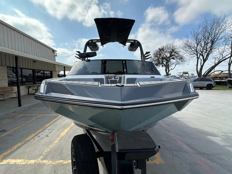 Slide: The Image of Nautique Super Air Nautique GS20 2025 - 7