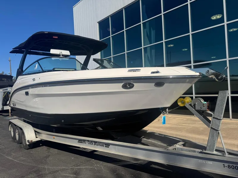 Slide: The Image of Sea Ray SLX 260 2024 - 2