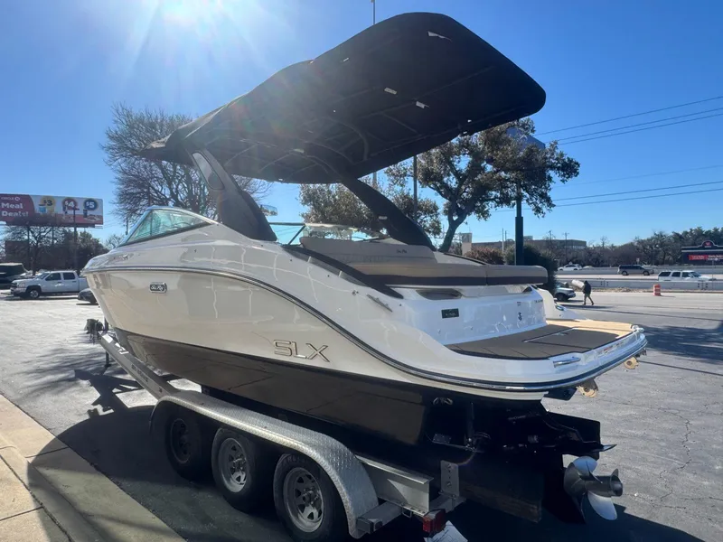 Slide: The Image of Sea Ray SLX 260 2024 - 5