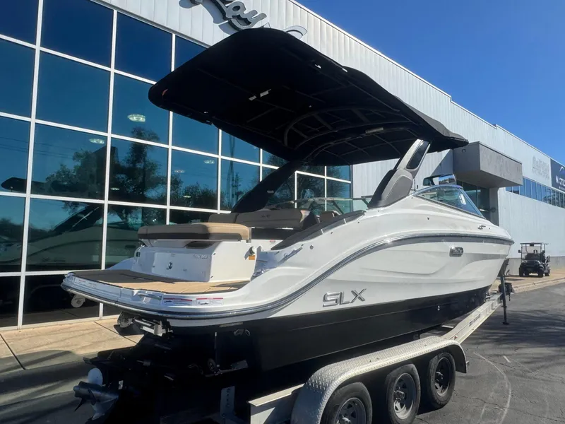 Slide: The Image of Sea Ray SLX 260 2024 - 7