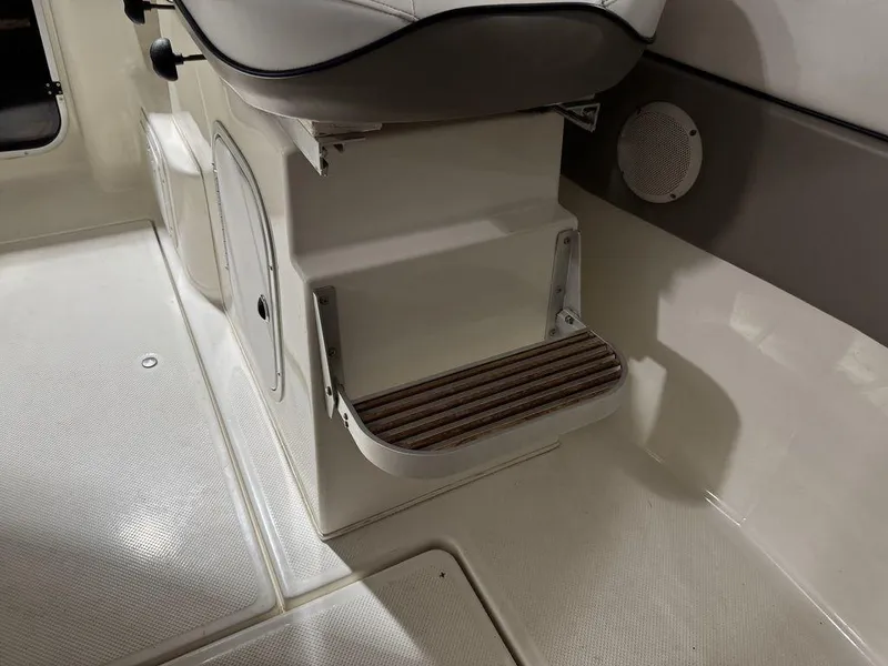 Slide: The Image of Bayliner 2252 Ciera Express 2000 - 55