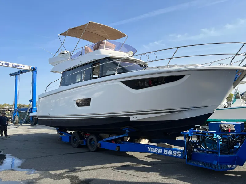 Slide: The Image of Jeanneau Velasco 37 2016 - 28