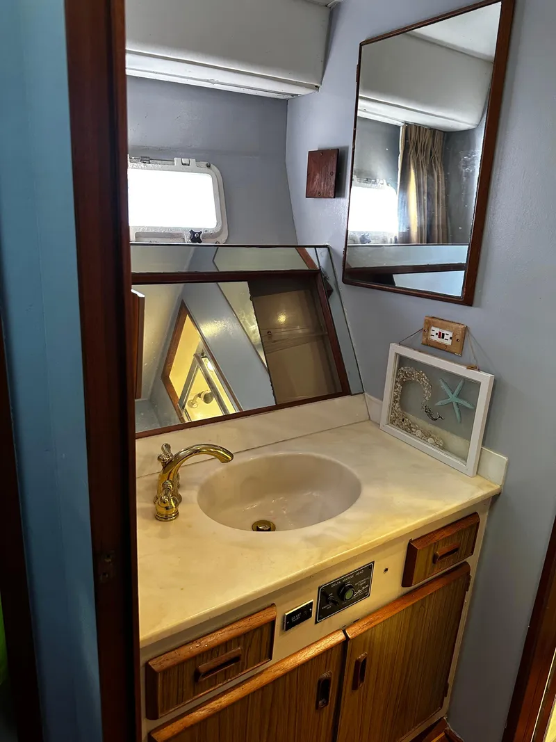 Slide: The Image of Master Stateroom Vanity - 21