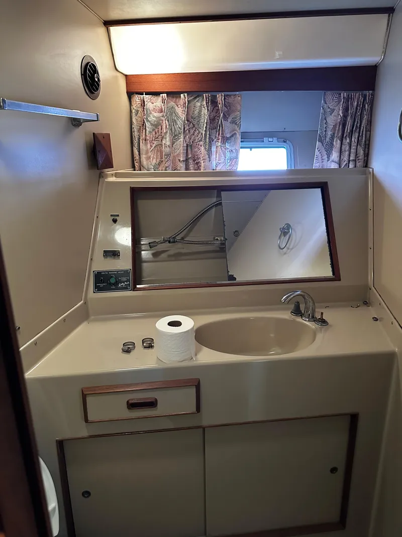 Slide: The Image of V Berth Vanity - 24