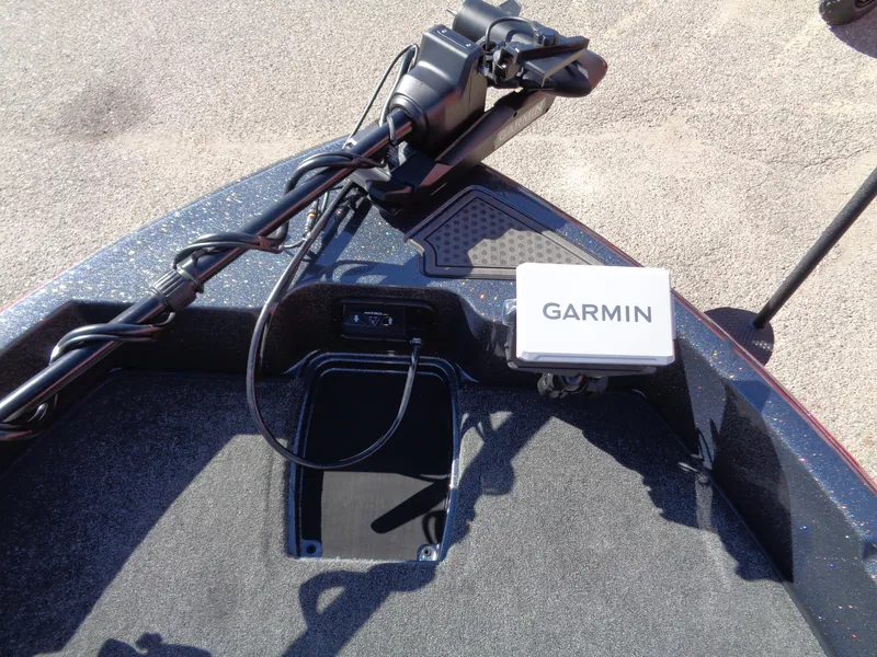 Slide: The Image of 2025 Nitro ZV19 Sport Pro boat with Garmin navigation system. - 11