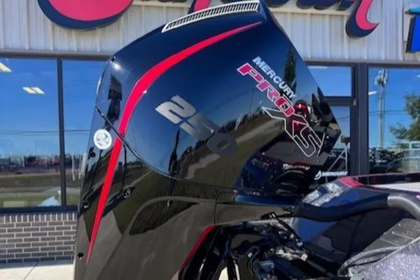 Slide: The Image of 2025 Ranger Z521R Cup-Equipped boat with Mercury Pro XS 250 engine. - 10