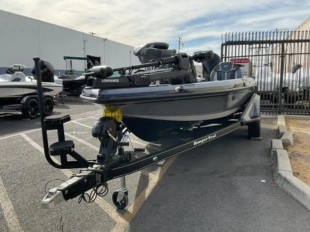 Slide: The Image of 2025 Ranger Z521R Cup-Equipped boat on trailer in parking lot. - 5