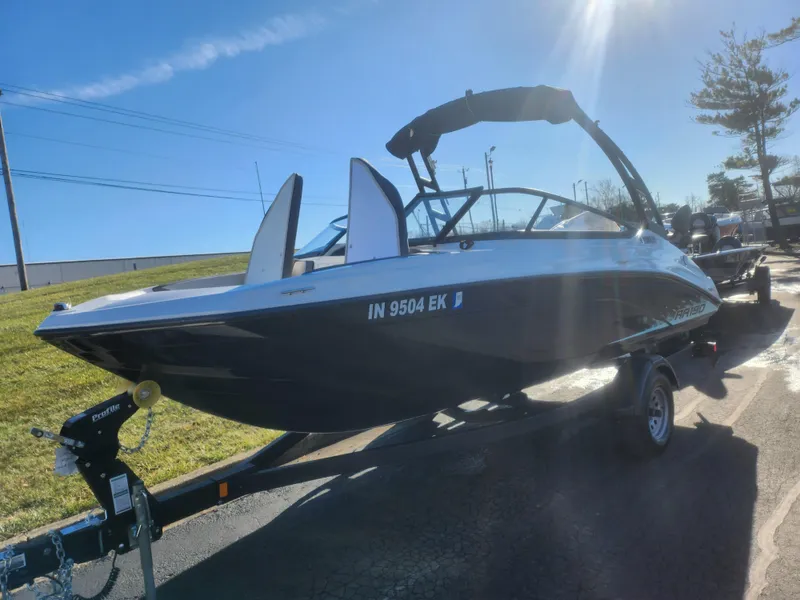 Slide: The Image of 2023 Yamaha AR190 boat on trailer under bright sunlight. - 5