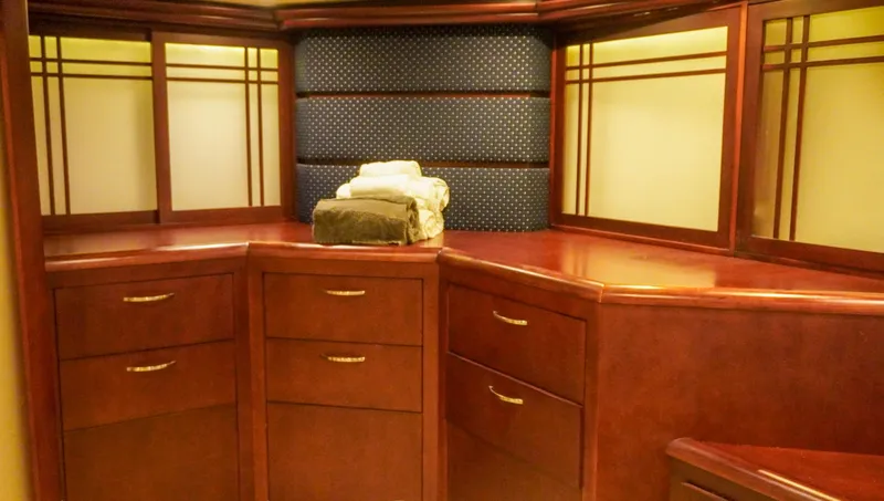 Slide: The Image of Hatteras 62 Cockpit Motor Yacht 1990 - 60