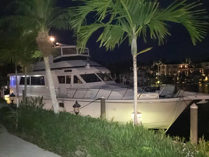 Slide: The Image of Hatteras 62 Cockpit Motor Yacht 1990 - 76