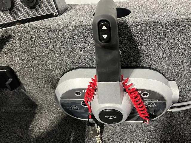 Slide: The Image of Lund 1650 Rebel XL SS 2025 - 10