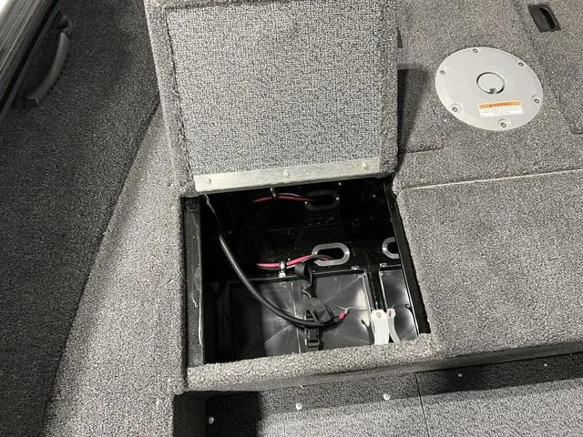 Slide: The Image of Lund 1650 Rebel XL SS 2025 - 12