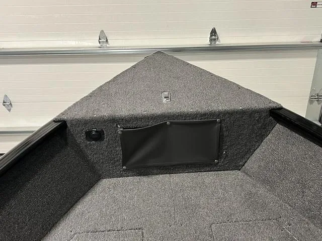 Slide: The Image of Lund 1650 Rebel XL SS 2025 - 16