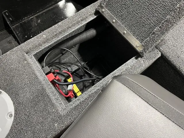 Slide: The Image of Lund 1650 Rebel XL SS 2025 - 4