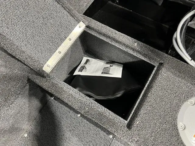 Slide: The Image of Lund 1650 Rebel XL SS 2025 - 5