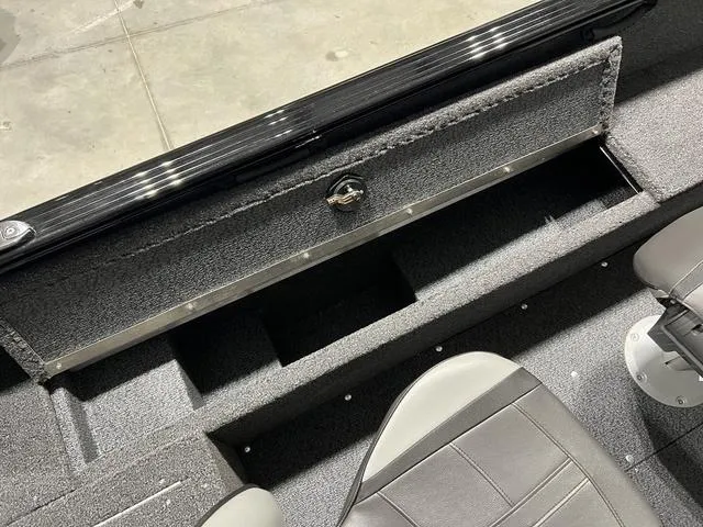 Slide: The Image of Lund 1650 Rebel XL SS 2025 - 6