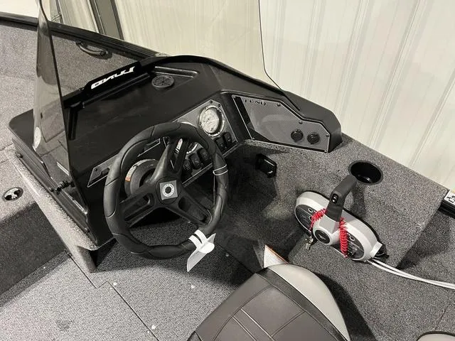 Slide: The Image of Lund 1650 Rebel XL SS 2025 - 8