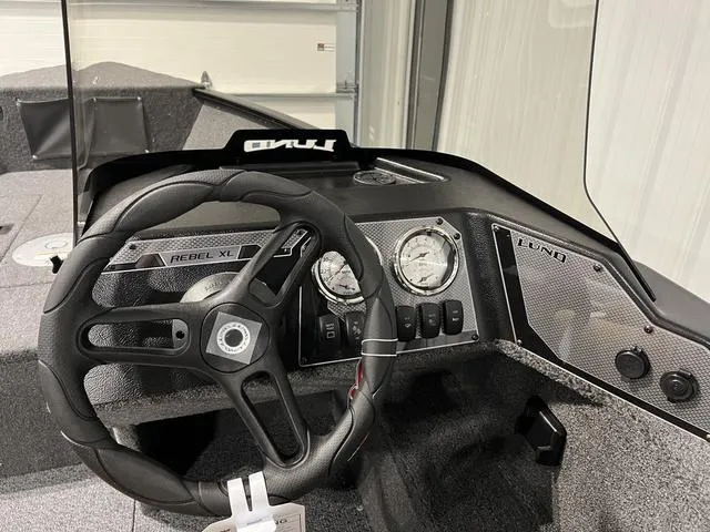 Slide: The Image of Lund 1650 Rebel XL SS 2025 - 9