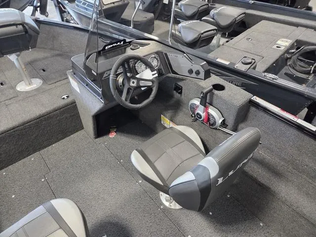 Slide: The Image of Lund 1650 Rebel XL SS 2025 - 10