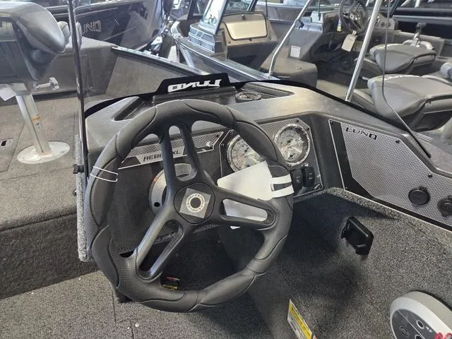 Slide: The Image of Lund 1650 Rebel XL SS 2025 - 11