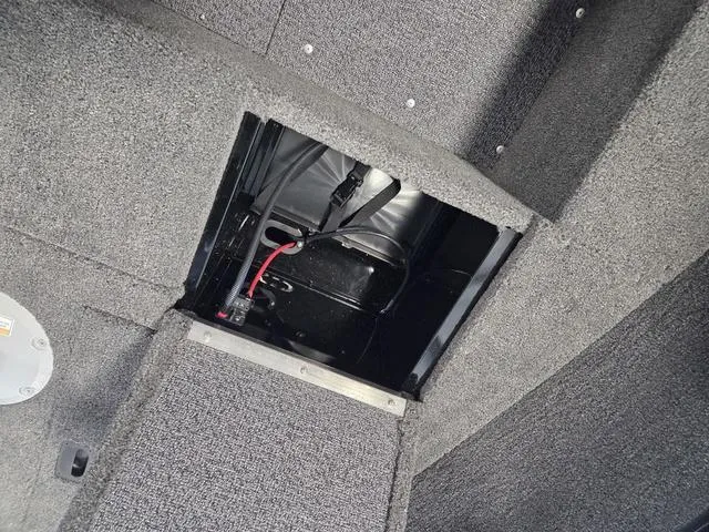 Slide: The Image of Lund 1650 Rebel XL SS 2025 - 16