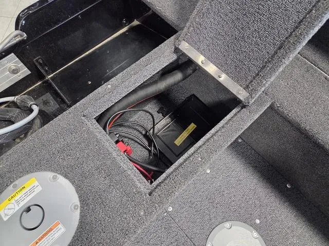 Slide: The Image of Lund 1650 Rebel XL SS 2025 - 6