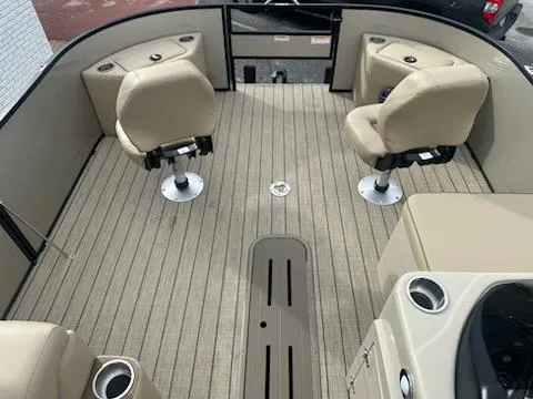 Slide: The Image of Veranda Fish F4 VF20F4 2025 - 17