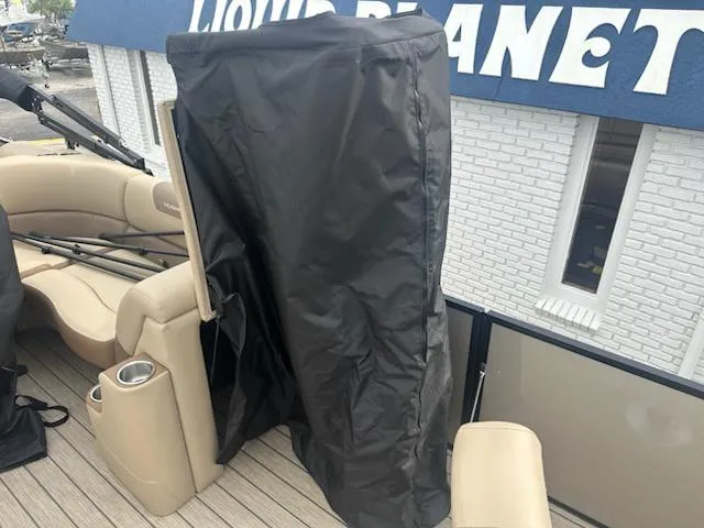 Slide: The Image of Veranda Fish F4 VF20F4 2025 - 20