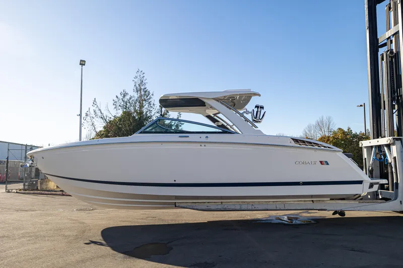 The Image of Cobalt R33 Surf 2025 - 1