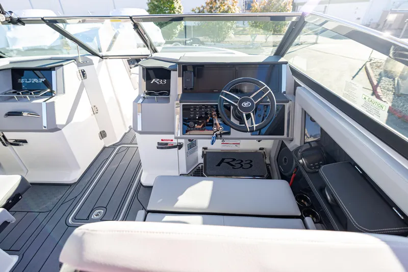 Slide: The Image of Cobalt R33 Surf 2025 - 12