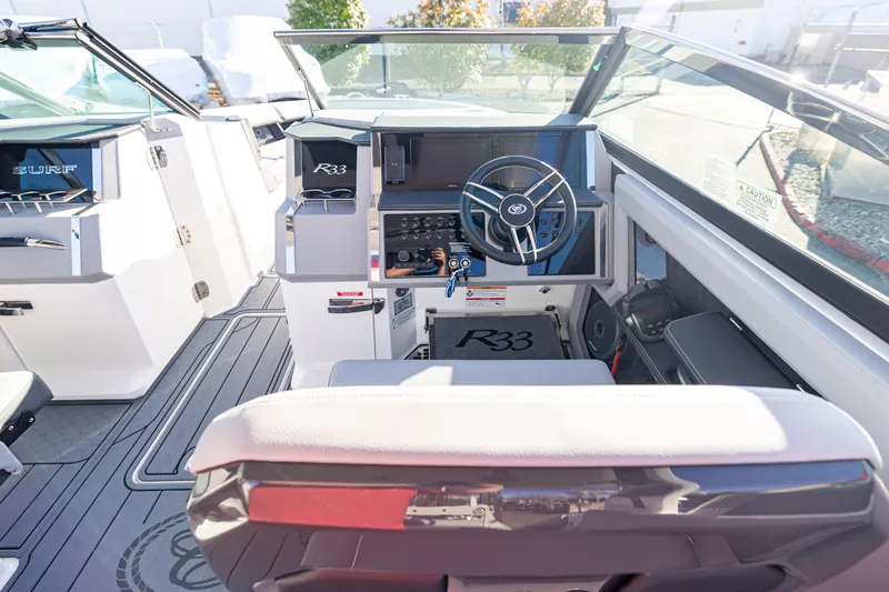 Slide: The Image of Cobalt R33 Surf 2025 - 17