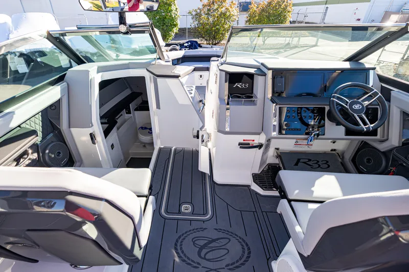 Slide: The Image of Cobalt R33 Surf 2025 - 18