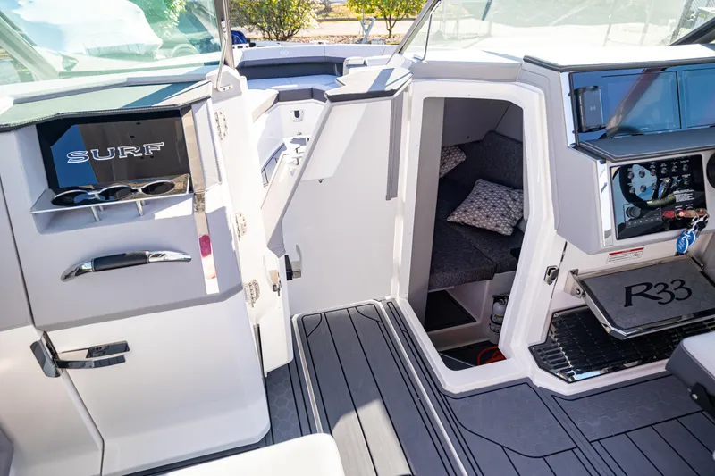 Slide: The Image of Cobalt R33 Surf 2025 - 20