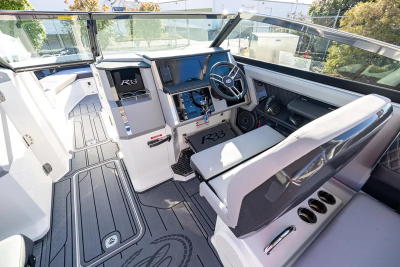 Slide: The Image of Cobalt R33 Surf 2025 - 3