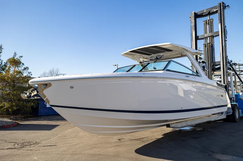 Slide: The Image of Cobalt R33 Surf 2025 - 4