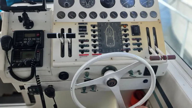 Slide: The Image of Trojan 11 M Express Cruiser 1990 - 10