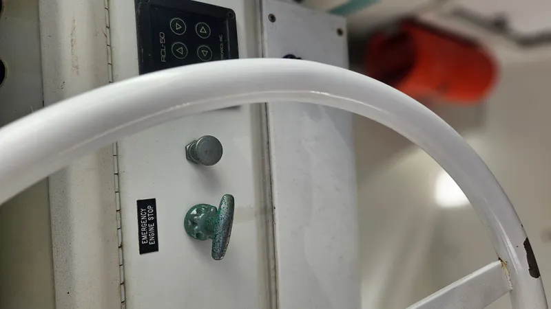 Slide: The Image of Trojan 11 M Express Cruiser 1990 - 14