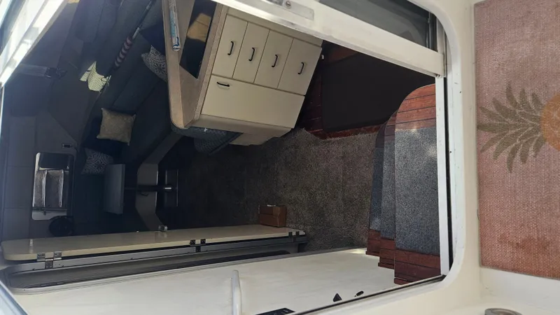 Slide: The Image of Trojan 11 M Express Cruiser 1990 - 18