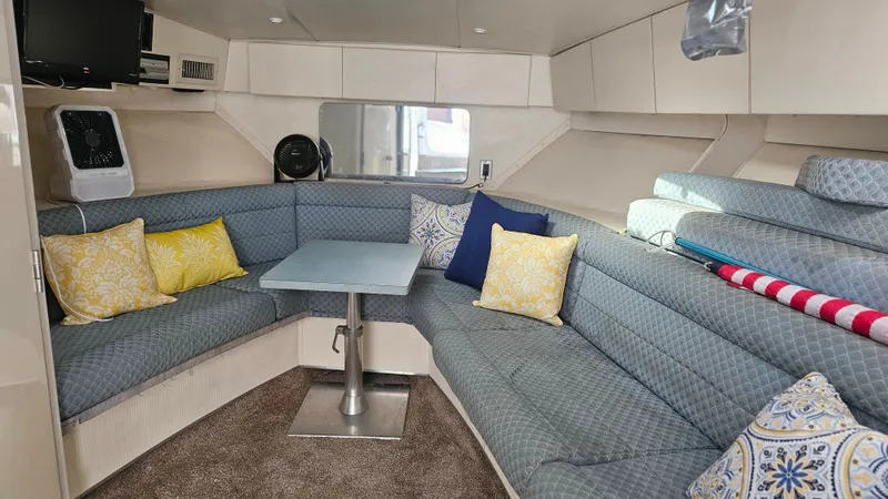 Slide: The Image of Trojan 11 M Express Cruiser 1990 - 27