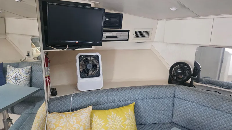 Slide: The Image of Trojan 11 M Express Cruiser 1990 - 28